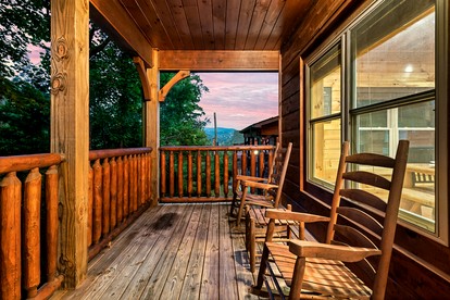 Charming Mountain Cabin with Theater Room and Pool Table in Tennessee - Gatlinburg, Tennessee - glamping.directory