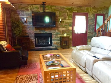 Luxury Cabin Rental for a Family Getaway in Pigeon Forge, Tennessee - Sevierville, Tennessee - glamping.directory