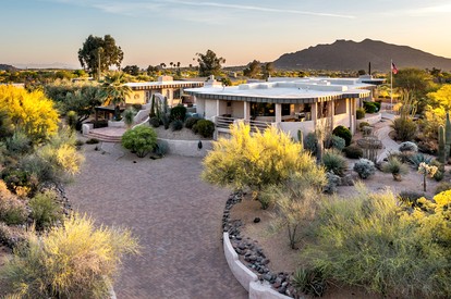 Carefree Crest: Jaw Dropping Views in Scottsdale, AZ - glamping.directory