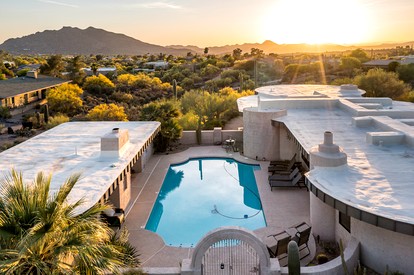 Carefree Crest: Jaw Dropping Views in Scottsdale, AZ - Scottsdale, Arizona - glamping.directory