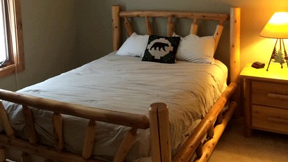 Cozy Cabin Rental near the Wisconsin Great Lakes - Eagle River, Wisconsin - glamping.directory