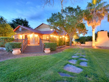 Luxury Vacation Rental with a Private Hot Tub and Pool near San Antonio, Texas - glamping.directory