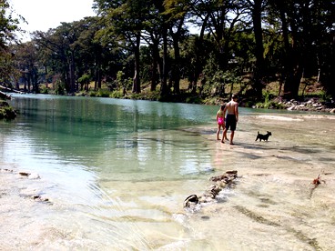 Excellent Riverfront Family Cabin Rental with Hot Tub in Wimberley, Texas - Wimberley, Texas - glamping.directory