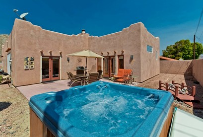 Breathtaking Cottage with Game Room and Swimming Pool in La Quinta, California - La Quinta, California - glamping.directory
