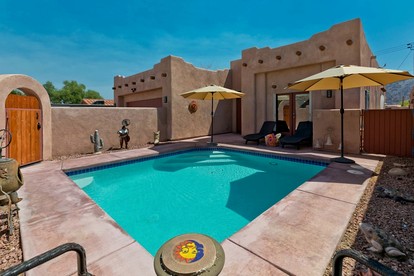 Breathtaking Cottage with Game Room and Swimming Pool in La Quinta, California - glamping.directory
