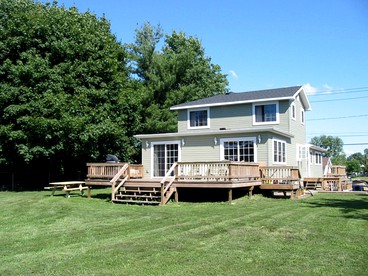 Beautiful Vacation Rental Close to the Saint Lawrence River in Clayton, New York - glamping.directory