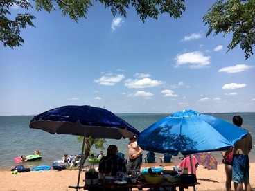Scenic Lake Buchanan Cabin Retreat with Views Trails and Outdoor Adventures in Texas - Buchanan Dam , Texas - glamping.directory