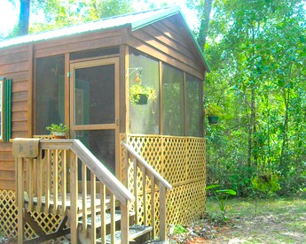 Cozy Cabin Rental on the Santa Fe River near High Springs, Florida - glamping.directory