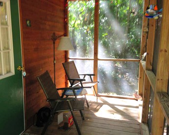 Cozy Cabin Rental on the Santa Fe River near High Springs, Florida - Fort White, Florida - glamping.directory