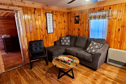 Family Cabin Surrounded by Amazing Hiking Trails in Maine - Greenville, Maine - glamping.directory