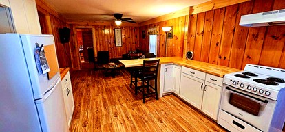 Family Cabin Surrounded by Amazing Hiking Trails in Maine - Greenville, Maine - glamping.directory