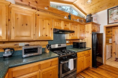Escape to Adventure: Mountain Cabin Holidays in Big Bear Lake - Big Bear Lake, California - glamping.directory