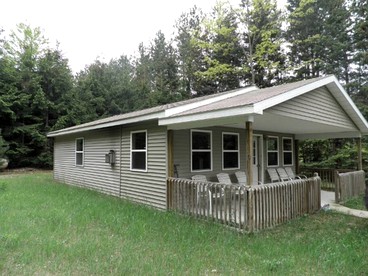 The Lazy Acorn Cabin in Boon, MI - glamping.directory