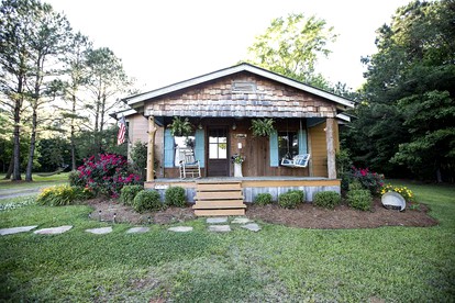 Charming Country Cabin Rental Located in Morton, Mississippi - Morton, Mississippi - glamping.directory