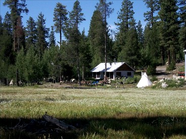 Peacefully Secluded Cabin Surrounded by Sequoia National Forest in Ponderosa, California - glamping.directory