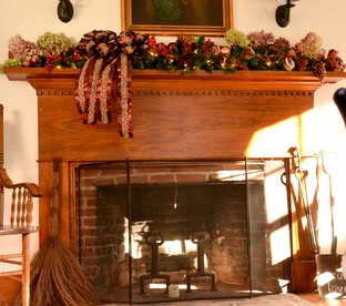 Historic Vacation Rental for Two in a 1774 Farmhouse near Hollis, New Hamsphire - Hollis, New Hampshire - glamping.directory
