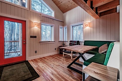 Luxury Year-round Treehouse in Sanford, ME - Sanford, Maine - glamping.directory