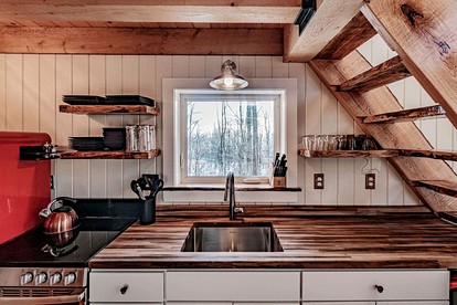 Luxury Year-round Treehouse in Sanford, ME - Sanford, Maine - glamping.directory