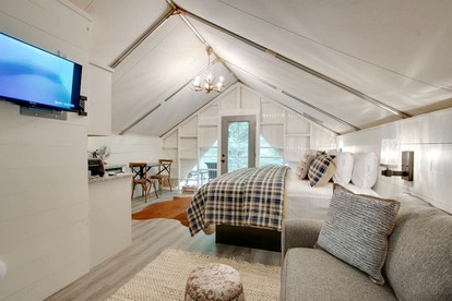 Lovely Glamping Tent with Amazing Equipped Indoor and Outdoor in Alabama - Scottsboro, Alabama - glamping.directory