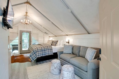 Lovely Glamping Tent with Amazing Equipped Indoor and Outdoor in Alabama - Scottsboro, Alabama - glamping.directory