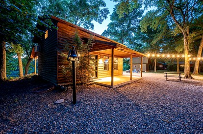 Beautiful Broken Bow Cabin with Private River Access - Broken Bow, Oklahoma - glamping.directory