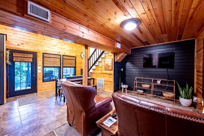 Beautiful Broken Bow Cabin with Private River Access - Broken Bow, Oklahoma - glamping.directory