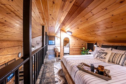 Beautiful Broken Bow Cabin with Private River Access - Broken Bow, Oklahoma - glamping.directory