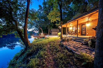Beautiful Broken Bow Cabin with Private River Access - glamping.directory