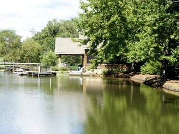 Delightful Vacation Cabin for Unique Getaway near Macon, Georgia - Tifton, Georgia - glamping.directory