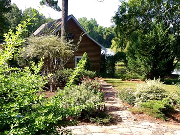 Delightful Vacation Cabin for Unique Getaway near Macon, Georgia - Tifton, Georgia - glamping.directory