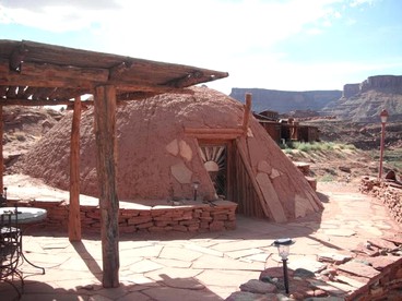 Unique Navajo-Inspired Vacation Rental at Adventure Retreat in Moab, Utah - Moab, Utah - glamping.directory