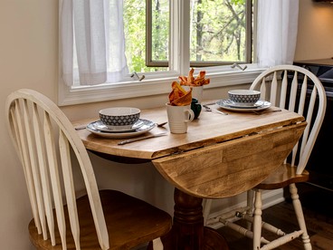 Fall in Love in this Cute Cabin Rental with for Two in Love, Virginia - Love, Virginia - glamping.directory