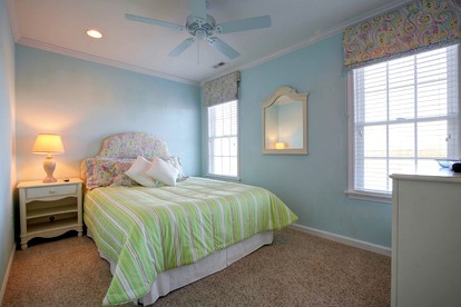 Charming Cabin Getaway with Lovely Views near Raleigh, North Carolina - Holden Beach, North Carolina - glamping.directory