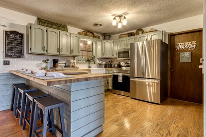 Amazing Cottage with Fire Pit, Pool Table and Barbecue in Sevierville, Tennessee - Sevierville, Tennessee - glamping.directory
