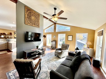 Amazing Cabin with Fire Pit and Hot-tub in Sevierville, Tennessee - Sevierville, Tennessee - glamping.directory