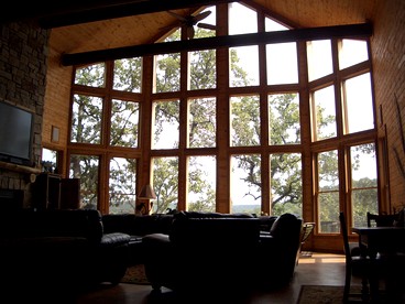 Spacious and Secluded Luxury Rental Overlooking a Glittering Private Lake in Konawa, Oklahoma - Konawa, Oklahoma - glamping.directory