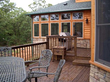 Spacious and Secluded Luxury Rental Overlooking a Glittering Private Lake in Konawa, Oklahoma - glamping.directory