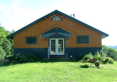 Peaceful Cabin Rental for a Weekend Getaway in Wells, Vermont - Wells, Vermont - glamping.directory