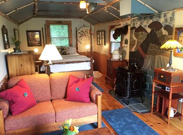 Peaceful Cabin Rental for a Weekend Getaway in Wells, Vermont - Wells, Vermont - glamping.directory