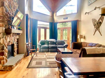 Luxury Cabin Rental near Mt. Washington for Glamping in New Hampshire - Carroll, New Hampshire - glamping.directory