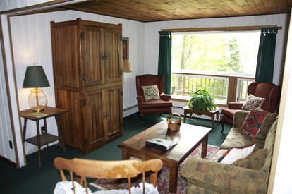Spacious Log Cabin for a Lake Getaway in Northern Wisconsin - Lac du Flambeau, Wisconsin - glamping.directory