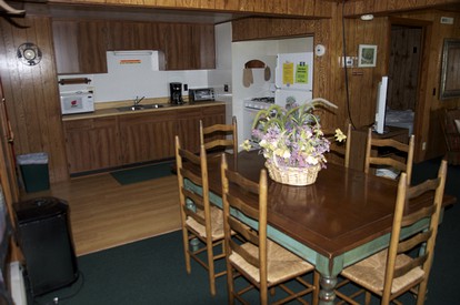 Spacious Log Cabin for a Lake Getaway in Northern Wisconsin - Lac du Flambeau, Wisconsin - glamping.directory