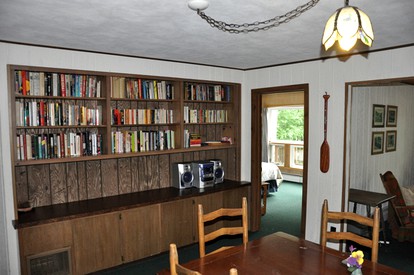 Spacious Log Cabin for a Lake Getaway in Northern Wisconsin - Lac du Flambeau, Wisconsin - glamping.directory