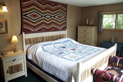 Spacious Log Cabin for a Lake Getaway in Northern Wisconsin - Lac du Flambeau, Wisconsin - glamping.directory