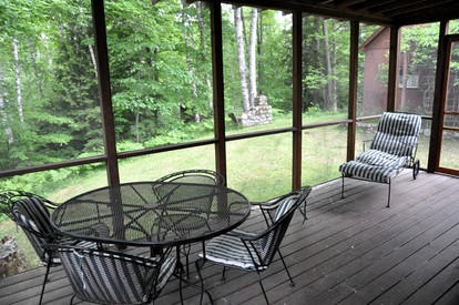 Spacious Log Cabin for a Lake Getaway in Northern Wisconsin - Lac du Flambeau, Wisconsin - glamping.directory