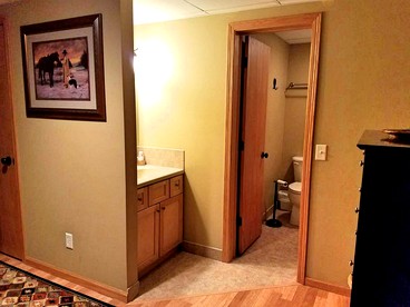 Roomy Vacation Rental for Two with a Private Bathroom near Cedar Rapids, Iowa - Montezuma, Iowa - glamping.directory