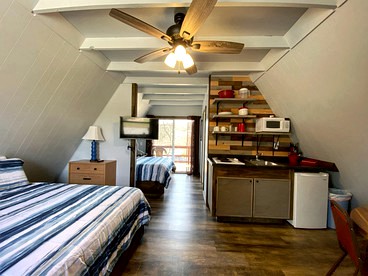Family Glamping Getaway with Amazing Lake Views of Table Rock Lake - Branson, Missouri - glamping.directory