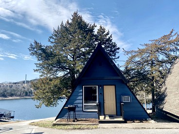 Family Glamping Getaway with Amazing Lake Views of Table Rock Lake - Branson, Missouri - glamping.directory
