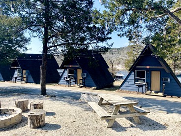Family Glamping Getaway with Amazing Lake Views of Table Rock Lake - Branson, Missouri - glamping.directory