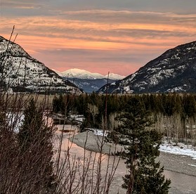 Scenic Riverview Mountain Retreat with Deck & Stargazing Near Glacier National Park, Columbia Falls MT - Columbia Falls, Montana - glamping.directory